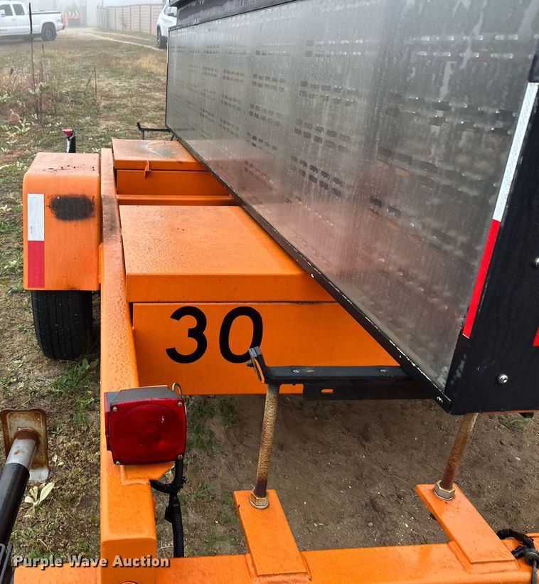 image for item DT6328 1998 American Signal message board trailer