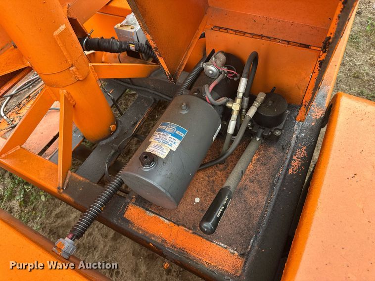 image for item DT6328 1998 American Signal message board trailer