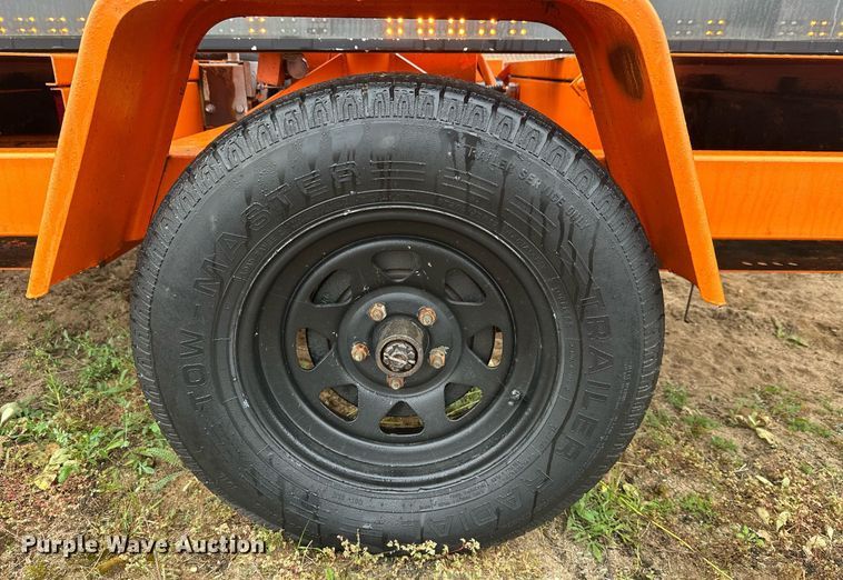 image for item DT6328 1998 American Signal message board trailer