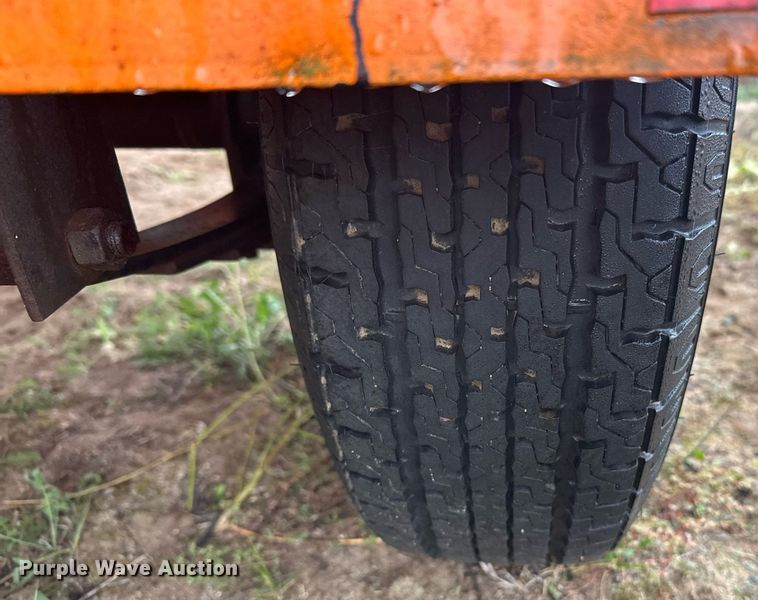 image for item DT6328 1998 American Signal message board trailer