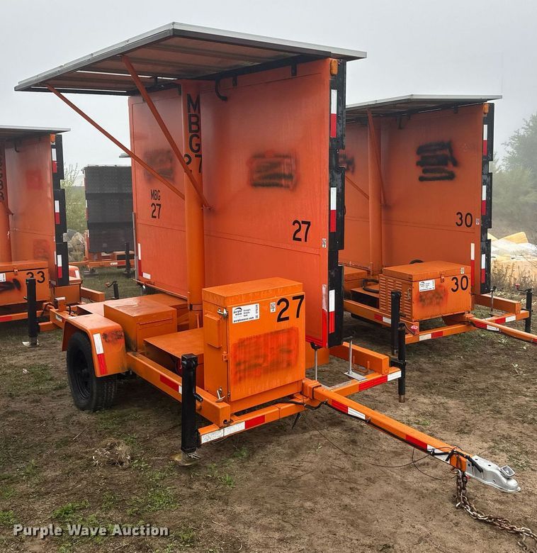 image for item DT6329 2000 American Signal message board trailer