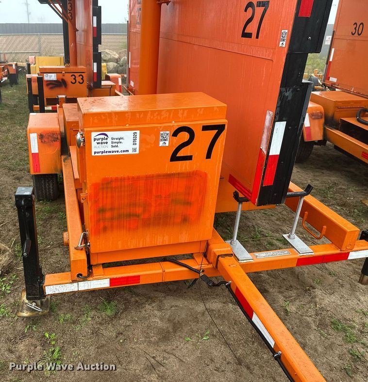 image for item DT6329 2000 American Signal message board trailer