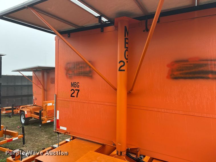 image for item DT6329 2000 American Signal message board trailer