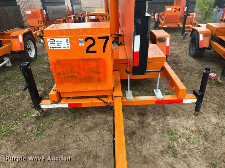 image for item DT6329 2000 American Signal message board trailer