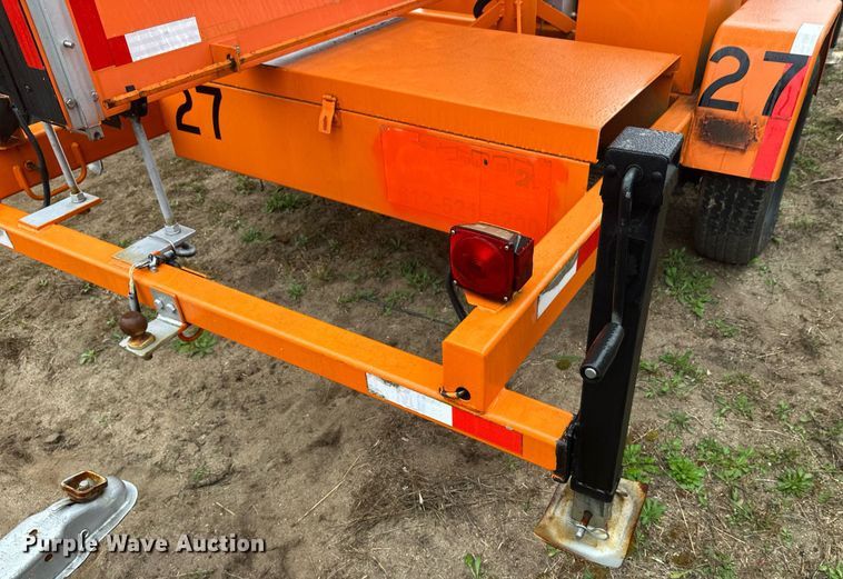 image for item DT6329 2000 American Signal message board trailer