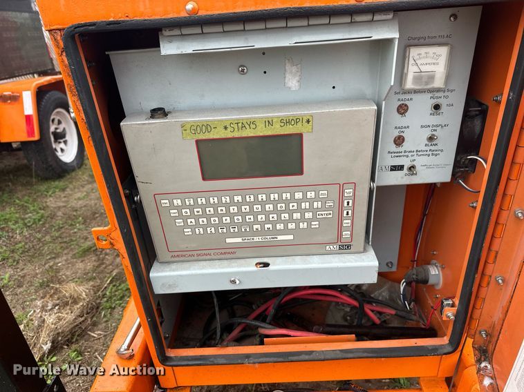 image for item DT6329 2000 American Signal message board trailer