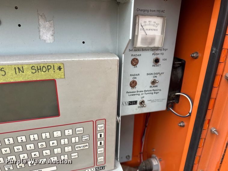 image for item DT6329 2000 American Signal message board trailer