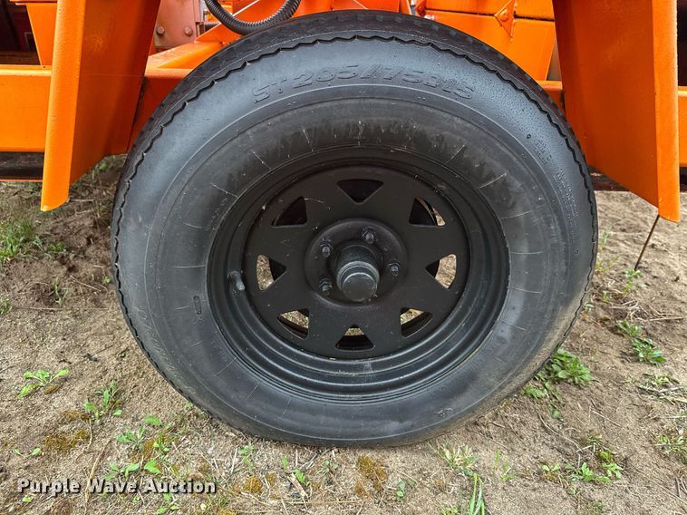 image for item DT6329 2000 American Signal message board trailer