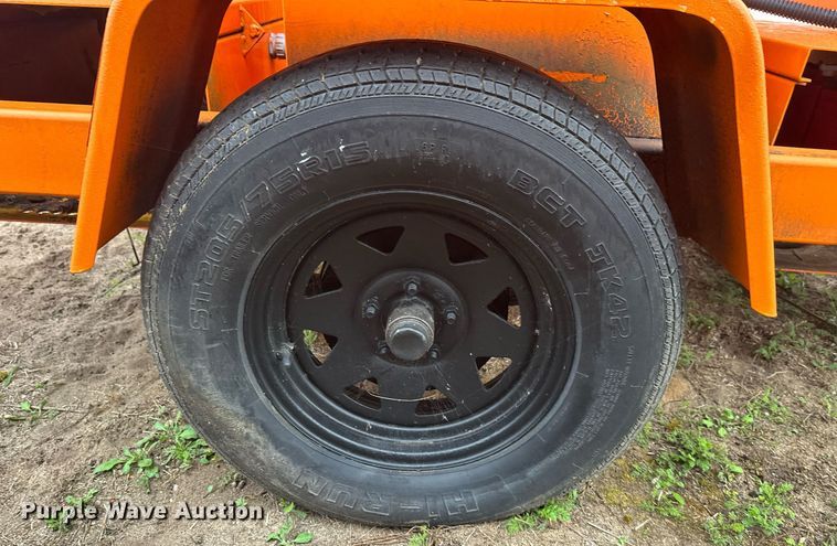 image for item DT6329 2000 American Signal message board trailer