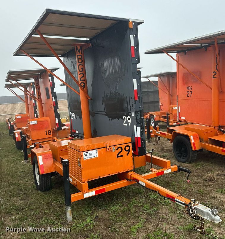 image for item DT6330 1998 American Signal message board trailer