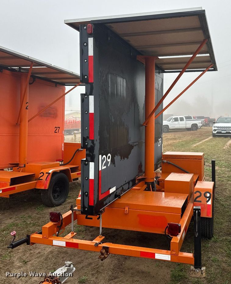 image for item DT6330 1998 American Signal message board trailer