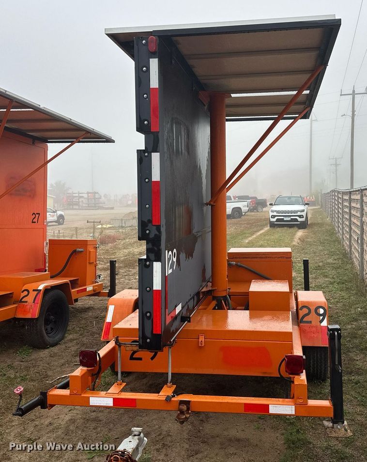 image for item DT6330 1998 American Signal message board trailer