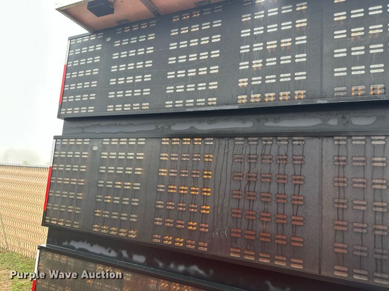 image for item DT6330 1998 American Signal message board trailer