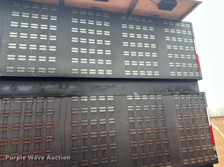 image for item DT6330 1998 American Signal message board trailer