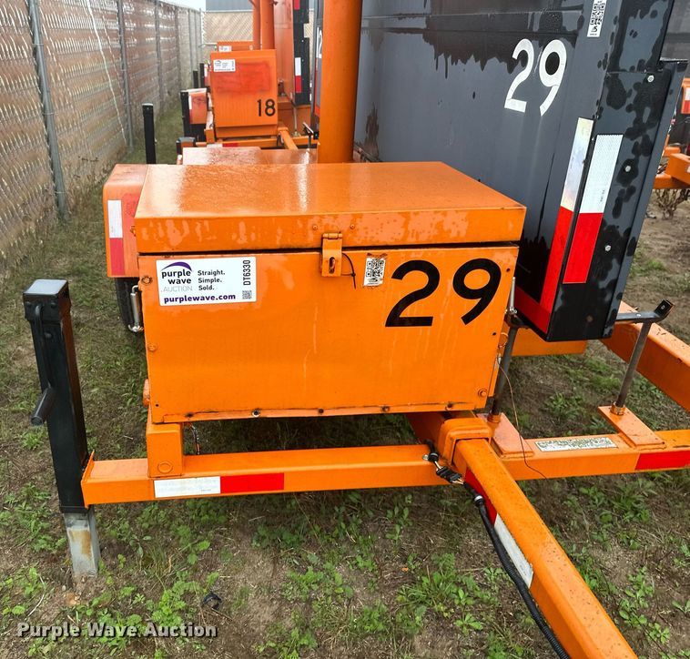 image for item DT6330 1998 American Signal message board trailer