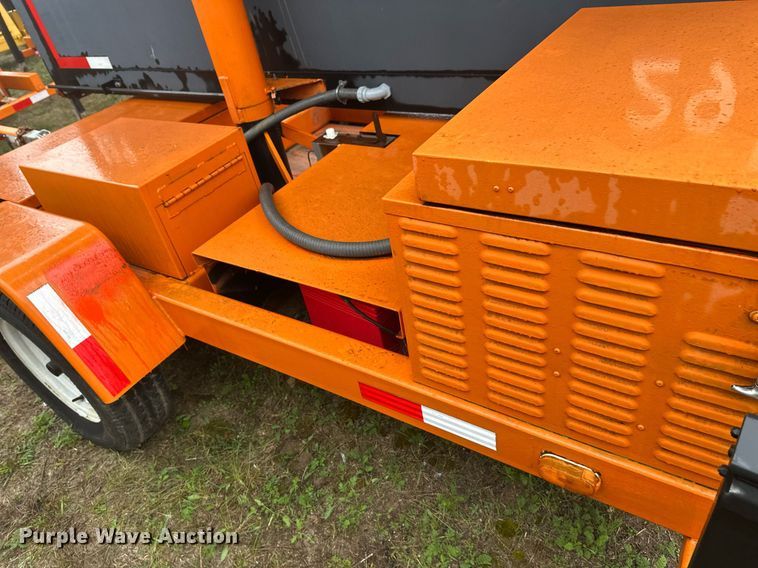 image for item DT6330 1998 American Signal message board trailer