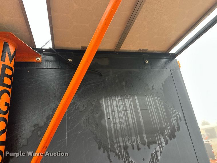 image for item DT6330 1998 American Signal message board trailer