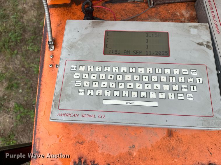 image for item DT6330 1998 American Signal message board trailer