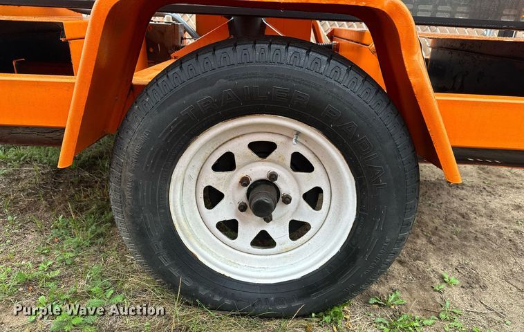 image for item DT6330 1998 American Signal message board trailer