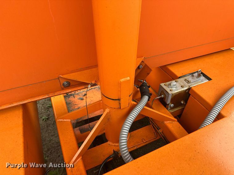 image for item DT6331 1999 American Signal message board trailer