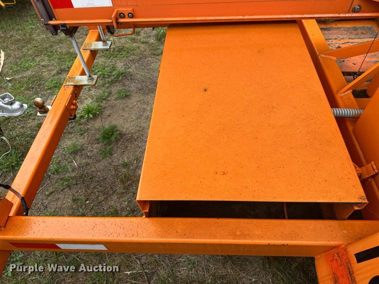 image for item DT6331 1999 American Signal message board trailer