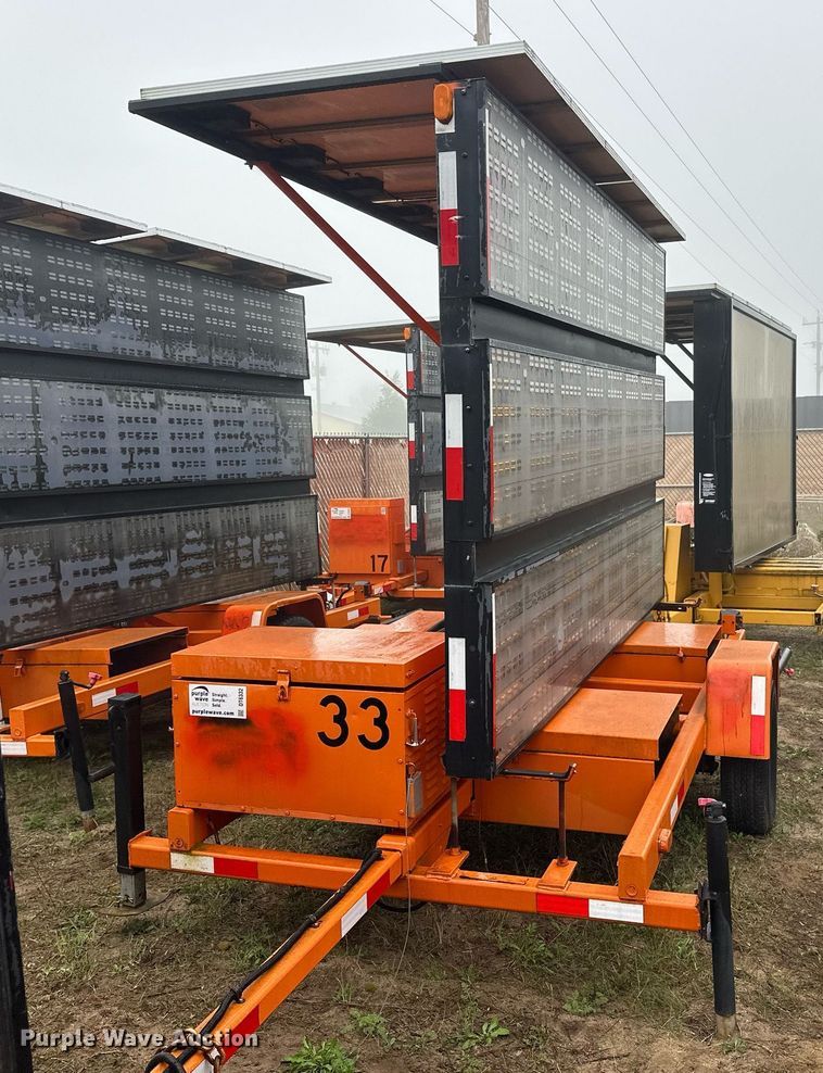 image for item DT6332 American Signal message board trailer