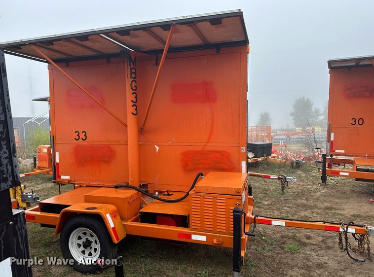 image for item DT6332 American Signal message board trailer