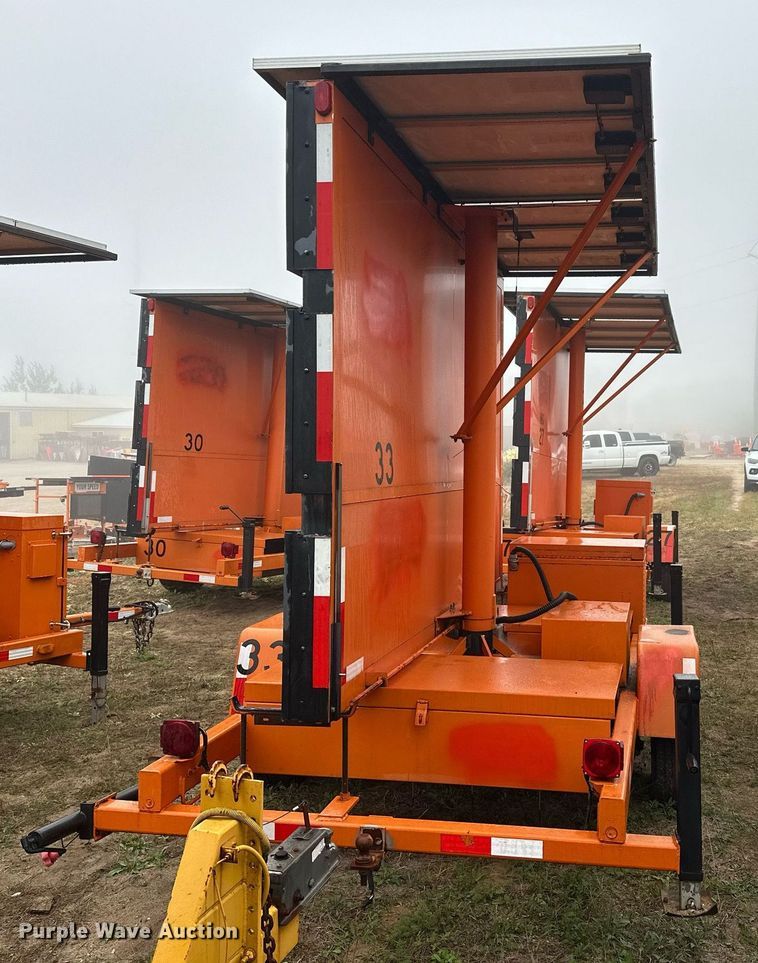 image for item DT6332 American Signal message board trailer