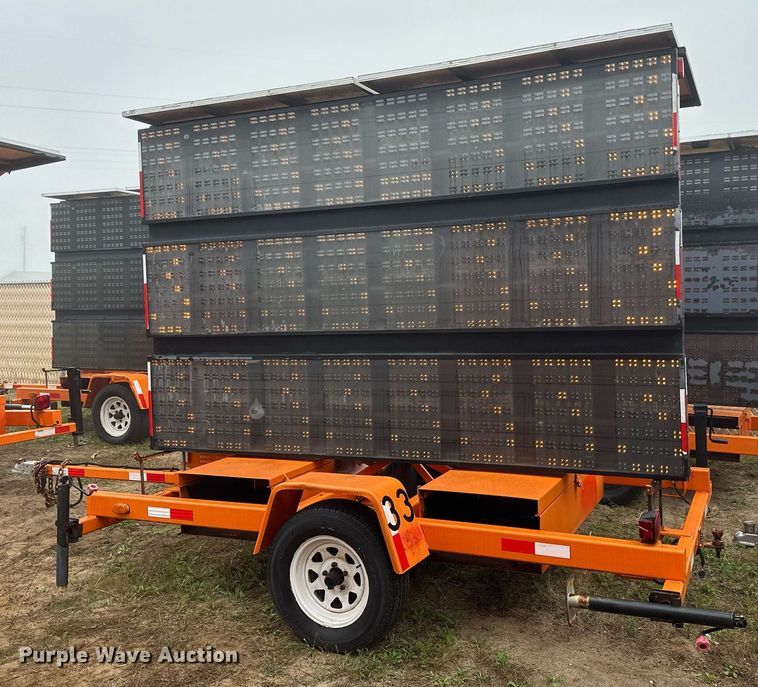 image for item DT6332 American Signal message board trailer