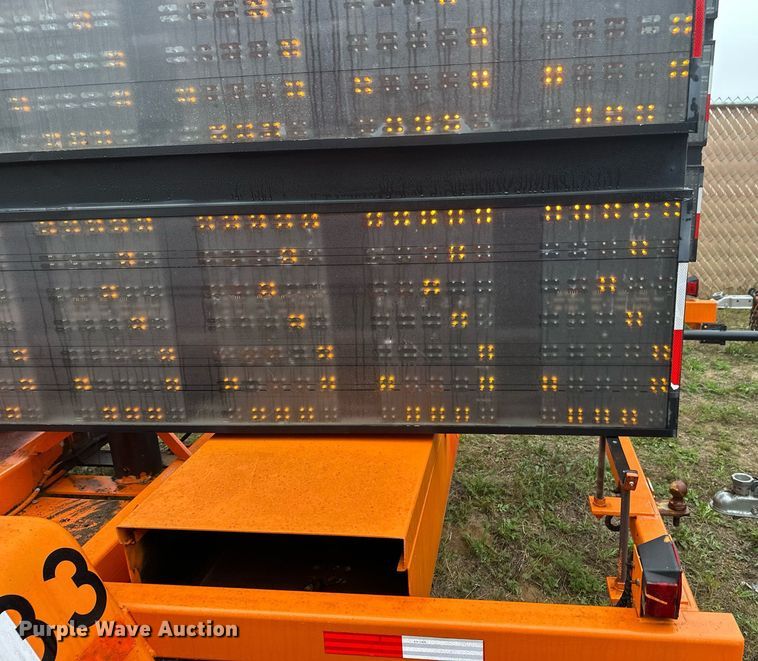 image for item DT6332 American Signal message board trailer