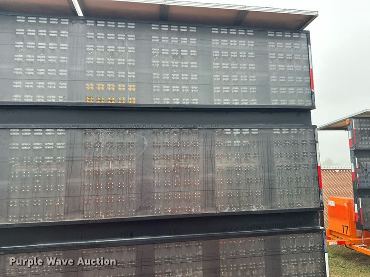 image for item DT6332 American Signal message board trailer