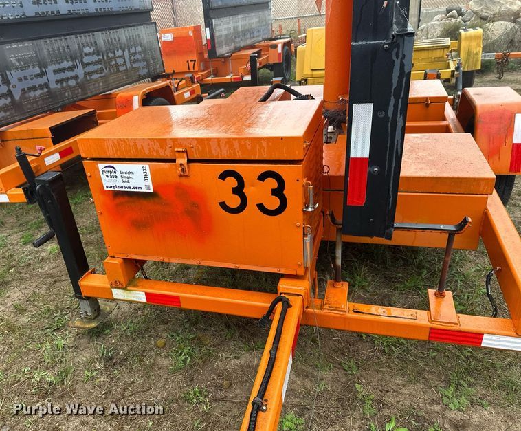 image for item DT6332 American Signal message board trailer