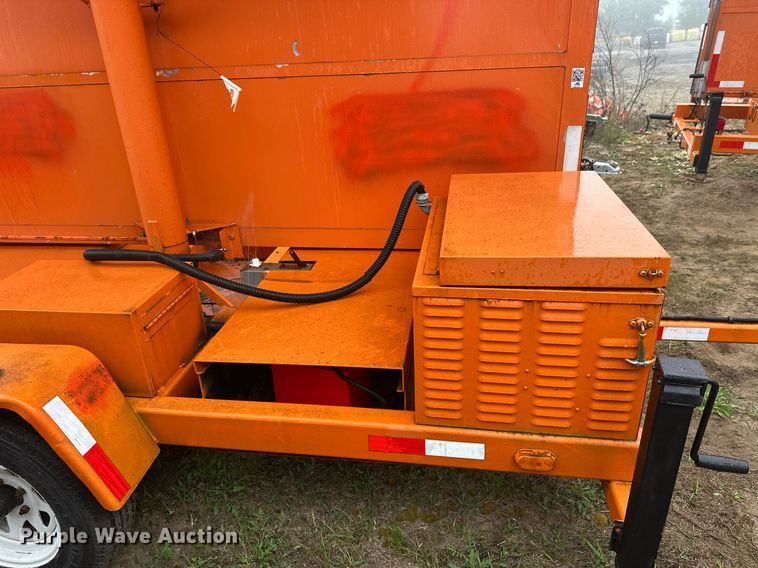 image for item DT6332 American Signal message board trailer