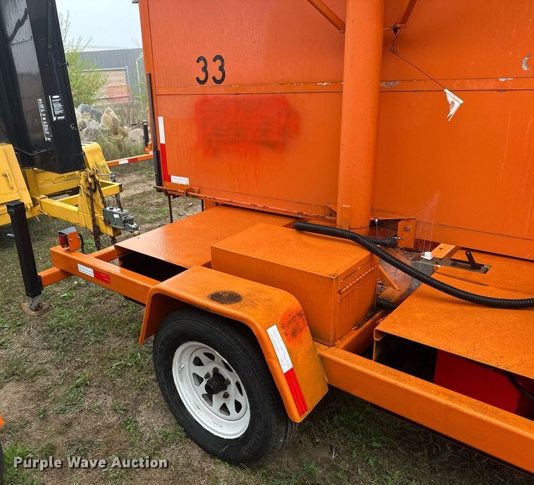 image for item DT6332 American Signal message board trailer