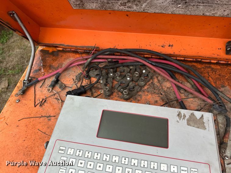 image for item DT6332 American Signal message board trailer