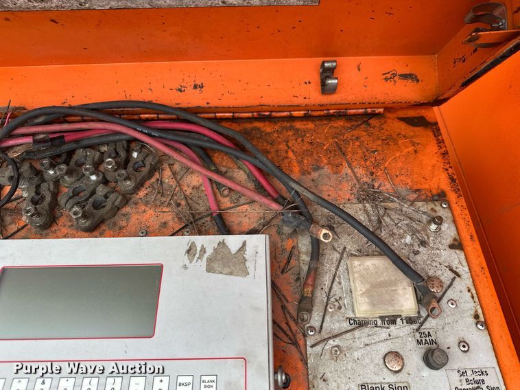 image for item DT6332 American Signal message board trailer