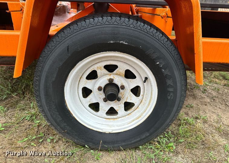 image for item DT6332 American Signal message board trailer