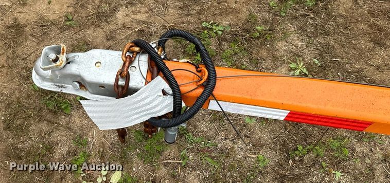 image for item DT6333 2000 American Signal message board trailer