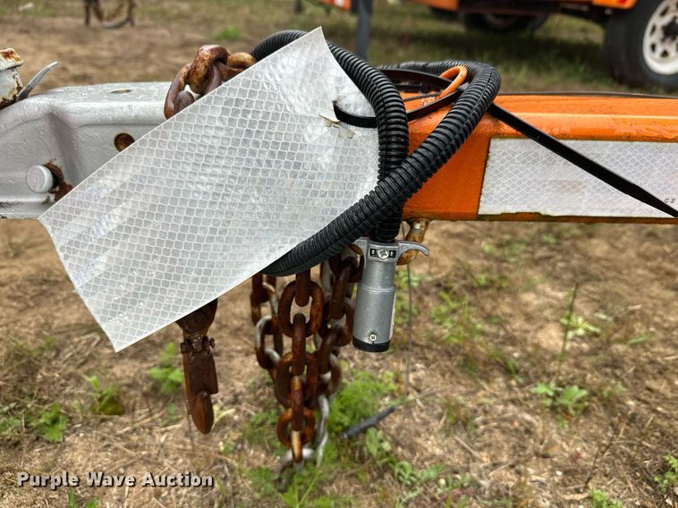 image for item DT6333 2000 American Signal message board trailer