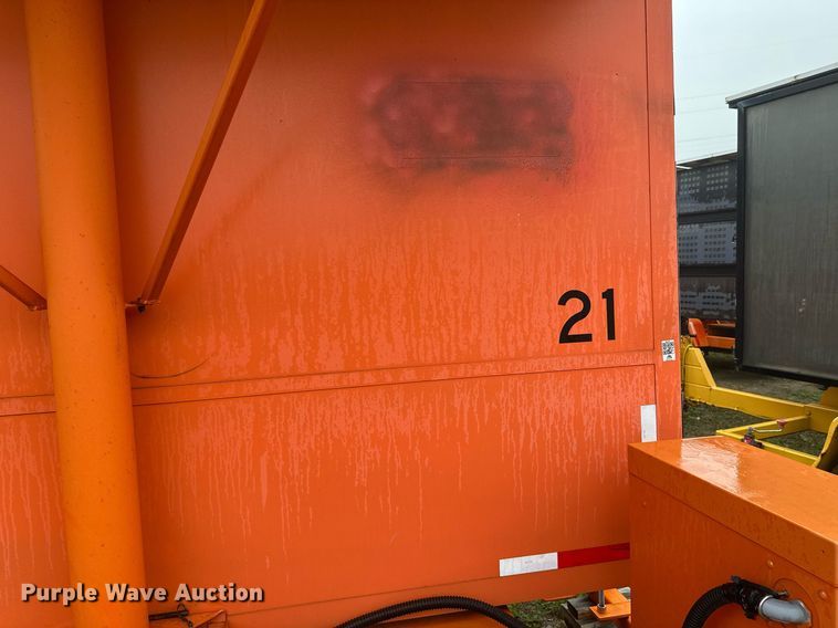 image for item DT6334 2000 American Signal message board trailer