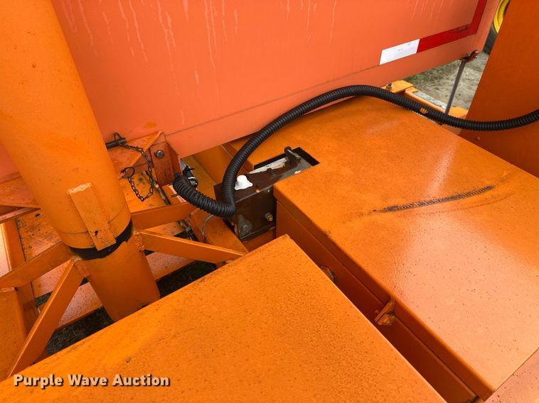 image for item DT6334 2000 American Signal message board trailer