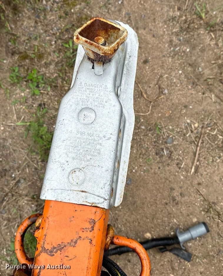 image for item DT6334 2000 American Signal message board trailer