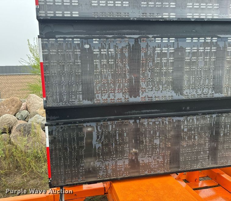 image for item DT6334 2000 American Signal message board trailer