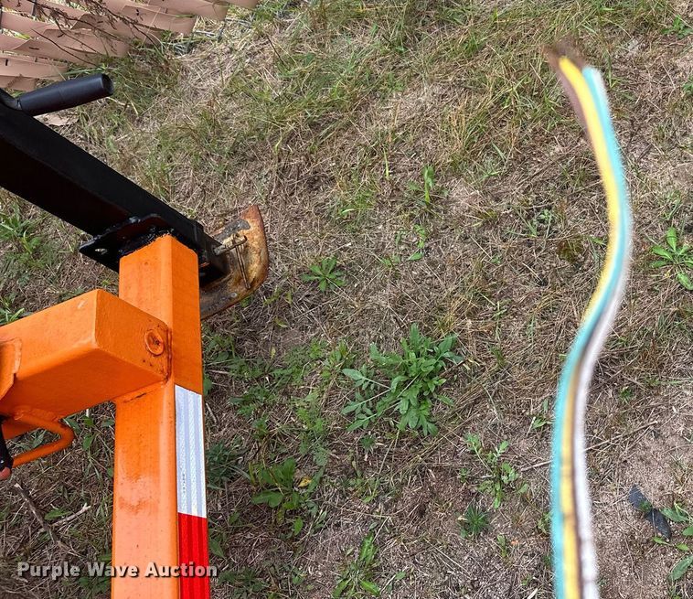 image for item DT6335 1999 American Signal message board trailer