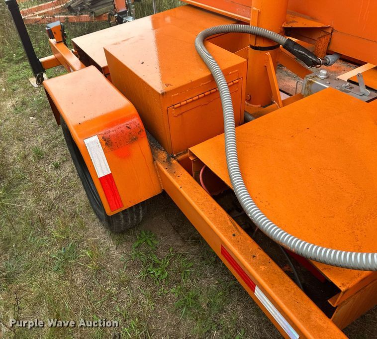 image for item DT6335 1999 American Signal message board trailer