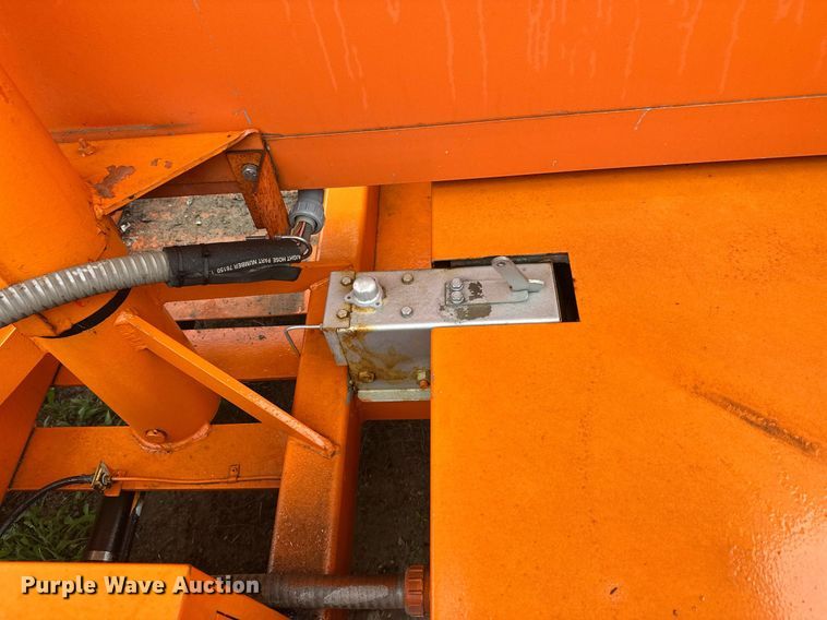 image for item DT6335 1999 American Signal message board trailer