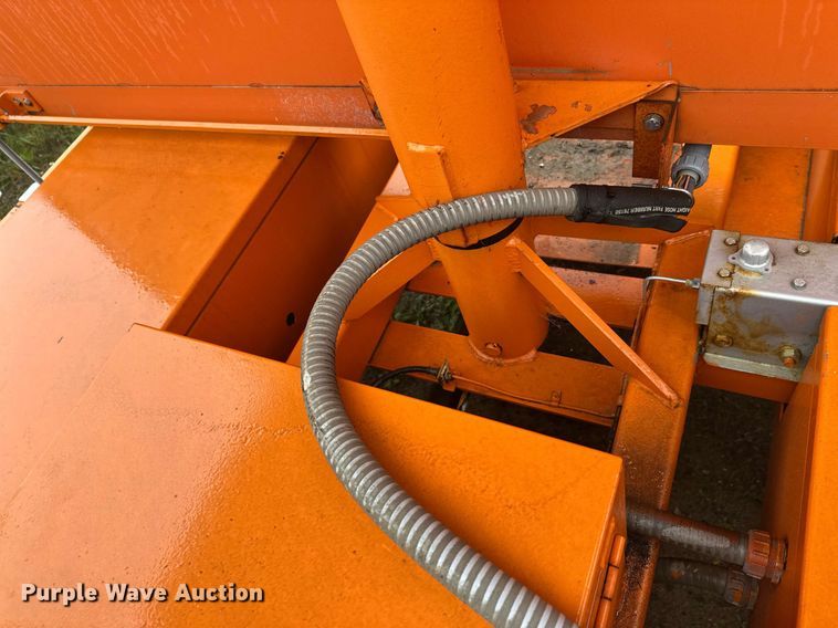 image for item DT6335 1999 American Signal message board trailer