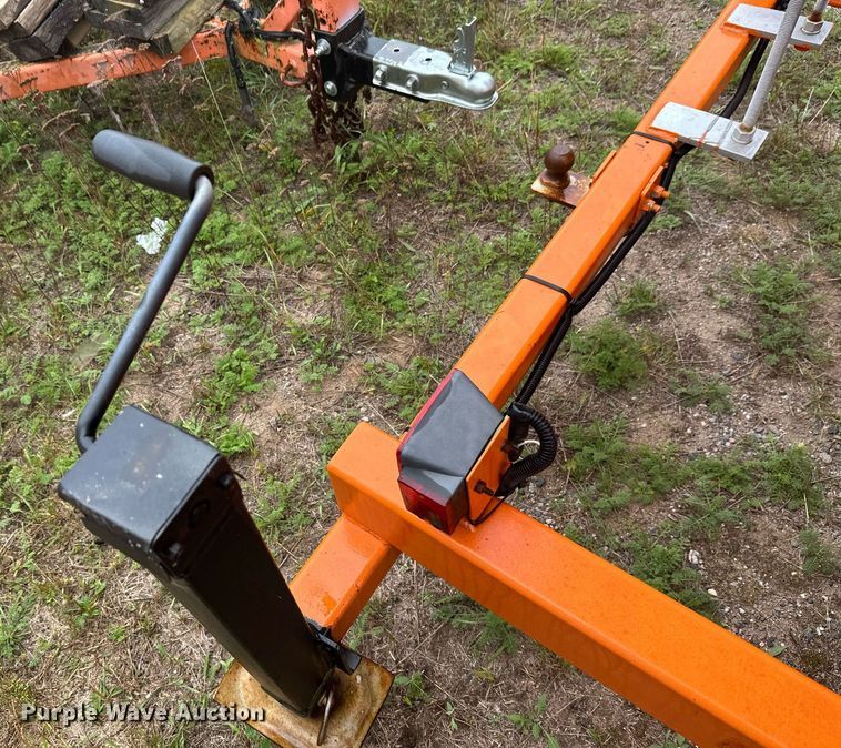 image for item DT6335 1999 American Signal message board trailer