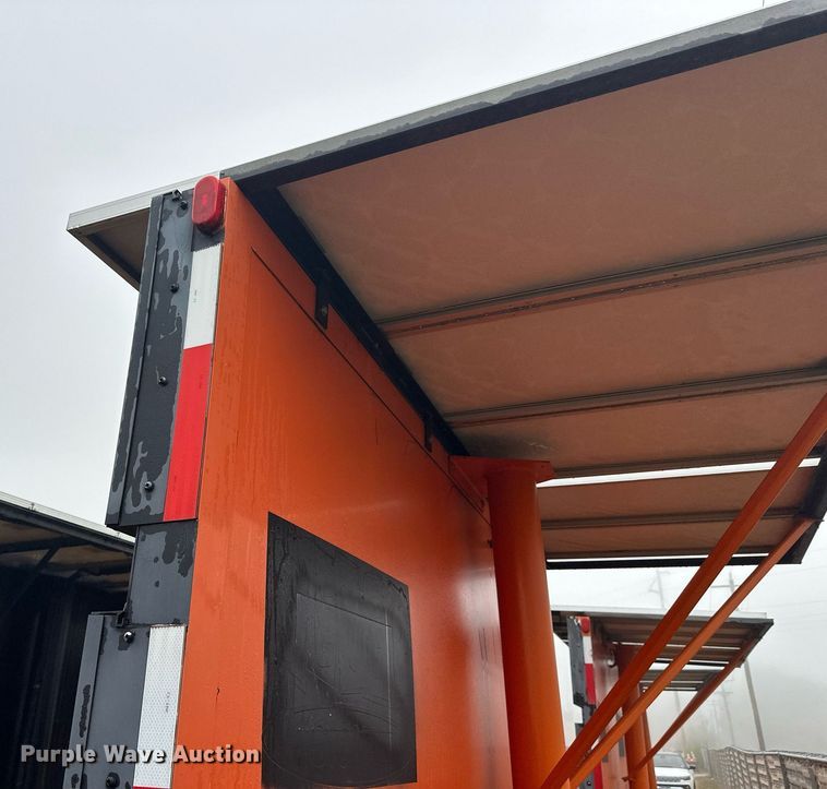 image for item DT6335 1999 American Signal message board trailer