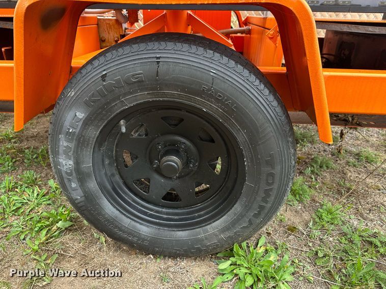 image for item DT6335 1999 American Signal message board trailer